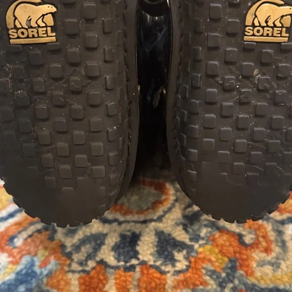 Sorel Ahnah Apres-Ski Black Fur-Trimmed Winter Boots - Picture 7 of 7